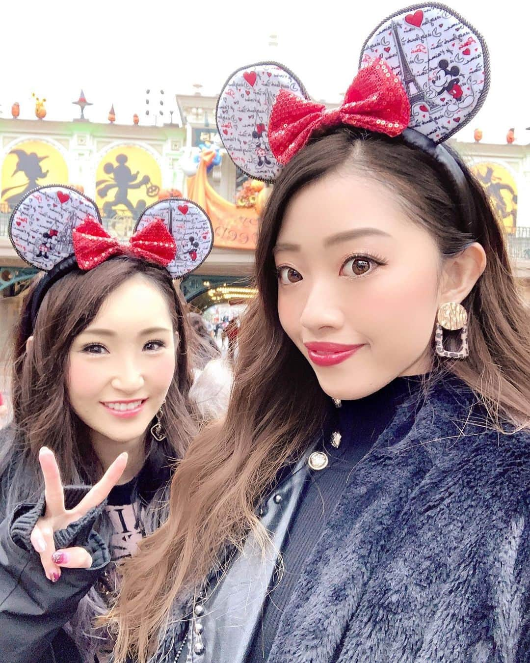 駄原杏里沙さんのインスタグラム写真 - (駄原杏里沙Instagram)「＊ パリ限定のカチューシャget🐭🎀 ・ ・ 沢山あって迷って結果他にも買ってきた😂❤️ 限定に弱いやつね、、、🤫💕⚠️ てかてか、日本と違って パリは全然カチューシャ付けてる 人がいなくてびっくりした😳😂 ・ ・  #paris#disneylandparis#france  #disneyland#disneylandparis2019  #camera#disneyphoto#pink#make #travel#tabijyo#パリ#パリ旅行#フランス #ディズニーランドパリ#ディズニーランド #パリディズニー#海外ディズニー  #カメラ女子#タビジョ#女子旅#いいね #海外ディズニー制覇したい #ディズニーカチューシャ」12月11日 23時17分 - arisadahara_bl8m