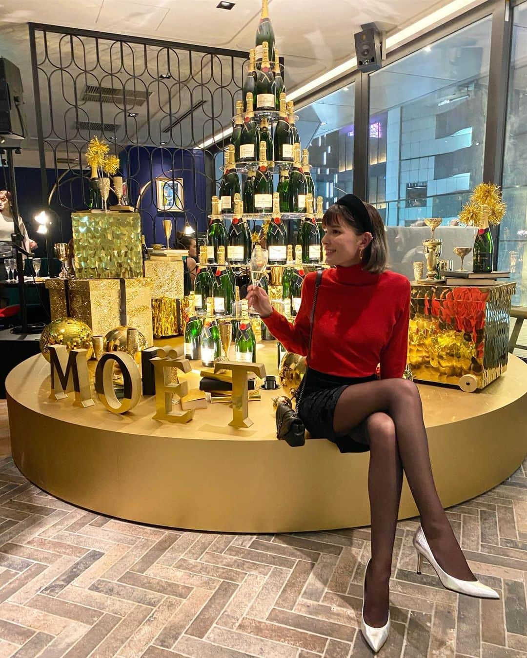 ケリーアンさんのインスタグラム写真 - (ケリーアンInstagram)「MOËT & CHANDON CHRISTMAS POP-UP 2019 OPENING RECEPTION PARTY @ GINZA SIX  Happy 150th anniversary! 記念にモエのポップアップが銀座シックス6Fの蔦谷で今日から12月25日まで開催！ 今日パーティーが行われた銀座大食堂でもコラボメニューが同じく12月25日まで食べられるので、おデートにいかが？❤️ #moetmoment  #moetxmas2019」12月11日 23時25分 - kellysoooreal