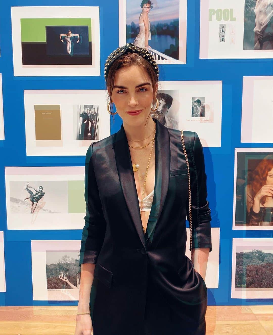 ヒラリー・ローダのインスタグラム：「Last night celebrating @arthurelgort’s new book at @torysport. Arthur is one of my favorite photographers. We went on some amazing trips to Argentina & Harbour Island when I was in high school & those shoots are still some of my favorite memories ♥️ congratulations on your book!」
