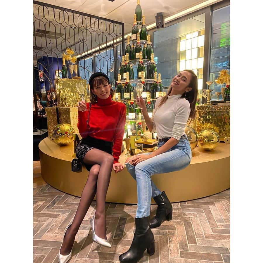 ケリーアンさんのインスタグラム写真 - (ケリーアンInstagram)「MOËT & CHANDON CHRISTMAS POP-UP 2019 OPENING RECEPTION PARTY @ GINZA SIX 📸 w/ 沙耶 @saya.kagawa Beautiful as always😘 #moetmoment #moetxmas2019」12月11日 23時36分 - kellysoooreal