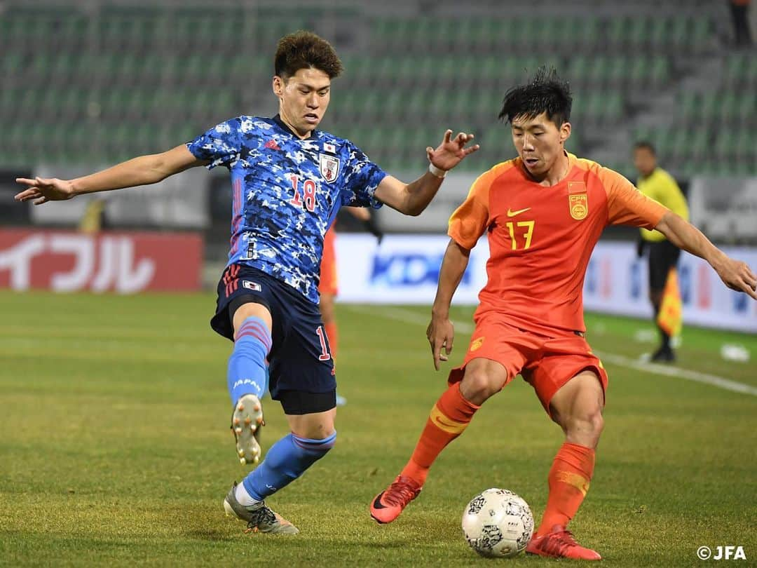 日本サッカー協会さんのインスタグラム写真 - (日本サッカー協会Instagram)「📸Match photos｜#SAMURAIBLUE 中国に2-1勝利で白星スタート ・ ―――――――――――――――――― EAFF E-1サッカー選手権2019 決勝大会 📅12/10（火） 19:30KO 🇯🇵#SAMURAIBLUE 2-1 中国🇨🇳 ⚽#鈴木武蔵 ⚽#三浦弦太 ・ >>NEXT MATCH 📆12/14 19:30KO 🆚香港 📍Busan Gudeok Stadium 📺フジテレビ 👉大会情報はJFA.jpへ ・ #daihyo #E1 #新しい景色を2022」12月11日 23時46分 - japanfootballassociation