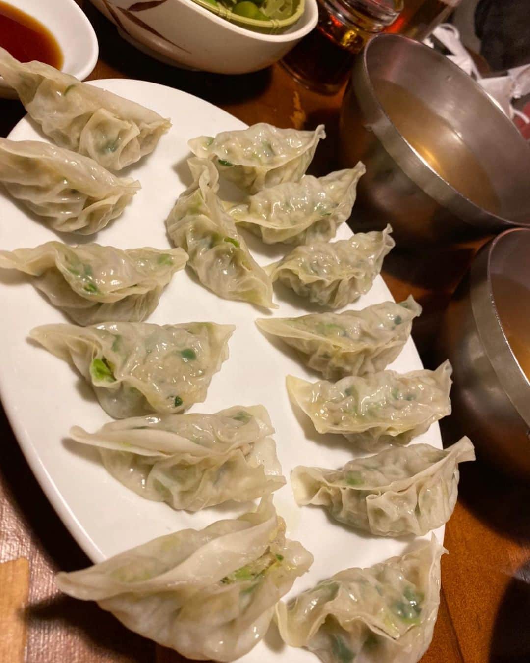 片桐ゆたかさんのインスタグラム写真 - (片桐ゆたかInstagram)「. こんな時間にごめんなさい🙇‍♀️ #食テロ . . いつもは息子の写真を見返す時間だけど👶 今日食べた餃子の写真見てたら またお腹空いてきたから共有🥟🥟🥟 . . with @rikonakamine family💓 17時半の開店と同時に行けば 子連れでも行けることがわかりました✌︎笑 . あー、、、 美味しかった🥺 . . #えびすの安兵衛#餃子#恵比寿 #gyoza」12月11日 23時49分 - yutaka_katagiri