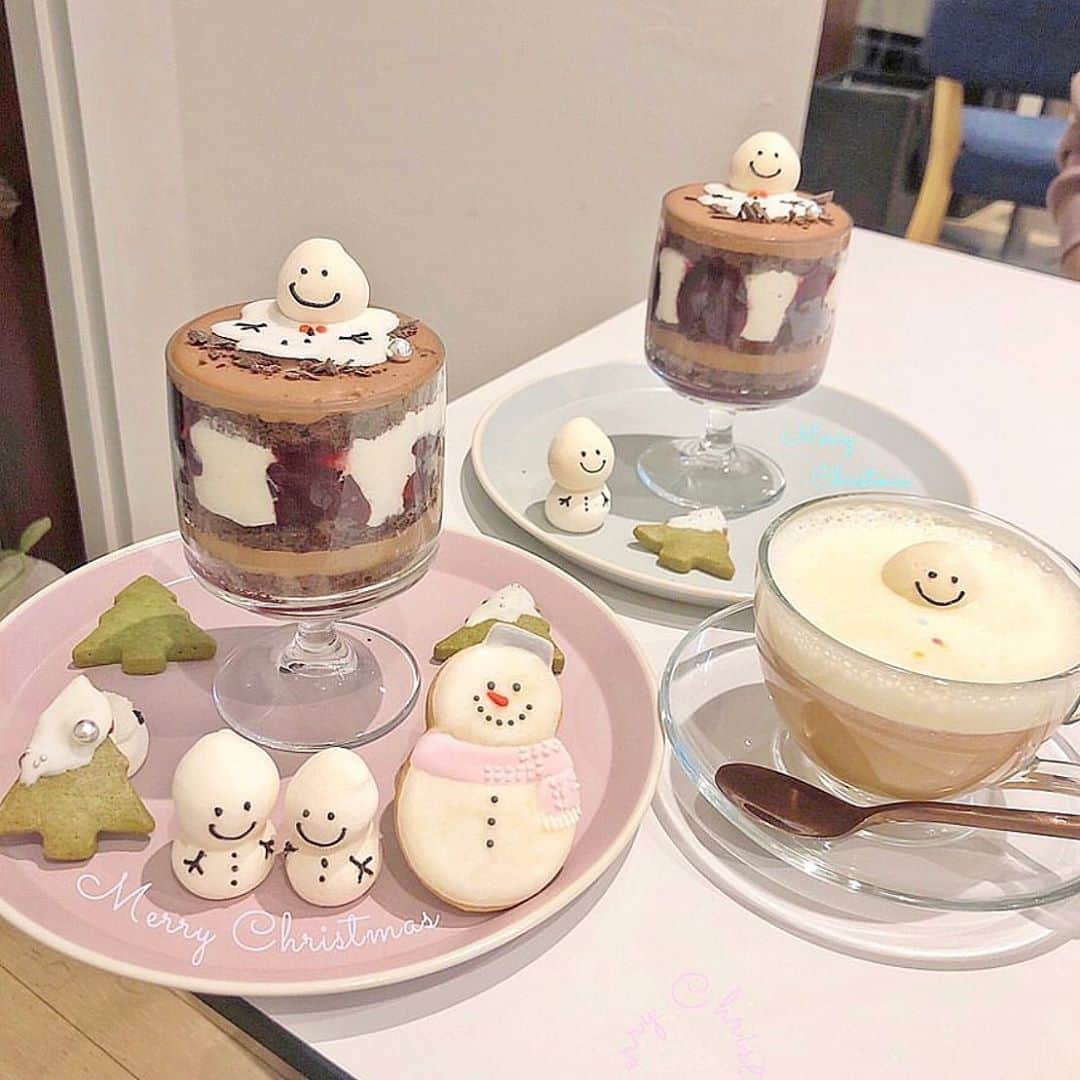 ローリエプレス編集部さんのインスタグラム写真 ローリエプレス編集部instagram あざみ野にあるeat Smileのグラスデザートがとっても かわいい この時期しか楽しめない スノーマンにぜひ癒されてみては Eat And Smile Thank You