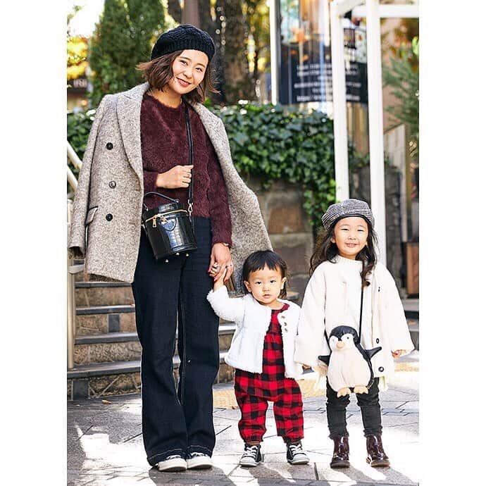ハグマグ編集部さんのインスタグラム写真 - (ハグマグ編集部Instagram)「【HugMug #SNAP】 . 干山 優さん＆ゆずちゃん・3歳、まいりちゃん・1歳 . ジャケットコートやベレー帽など、フレンチシックにまとめたママ娘のお出かけコーデ。深みボルドーのシャギーニットが旬なポイント。 . ［mama］ Jacket：#casafline Knit：#unrelish Denim：#vincente Hat：#lds Earrings	：#GU Bag：#editsheen Sneakers：#converse . ［Yuzu］ Outer：#koe Knit：#zara Cap：#petitmine Boots：#zara Bag：#zara . ［Mairi］ Outer：#carters Rompers：#gap Sneakers：#converse . . 詳しいコーディネートは、プロフィールから「mercidays by HugMug」をCHECK！ . #親子スナップ #hugmug#ハグマグ #親子雑誌 #ママ雑誌#mamacofashionsnap #ママファッション #ママコーデ #ママコーディネート #親子コーデ #おやこーで #リンクコーデ #親子リンクコーデ #大人カジュアル #kidsfashion #キッズコーデ .」12月11日 15時35分 - hugmug_insta