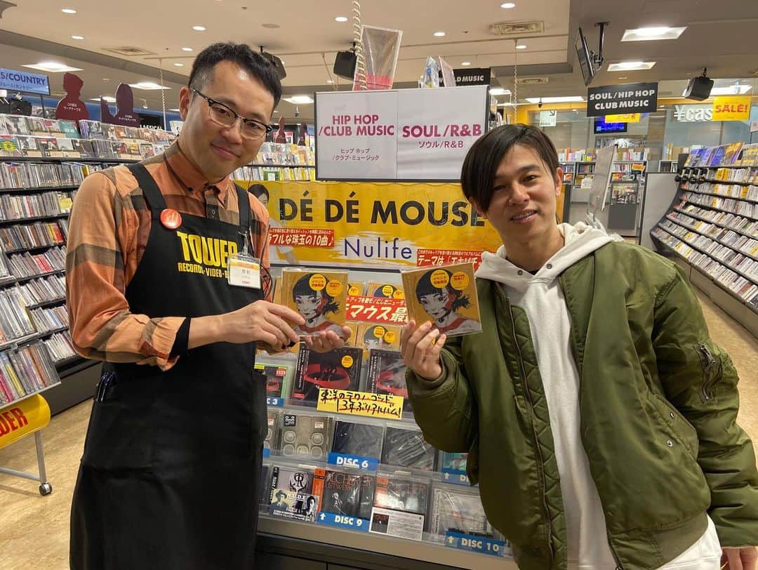 DE DE MOUSEさんのインスタグラム写真 - (DE DE MOUSEInstagram)「新宿タワレコさんに来ました✨ 8階と9階で展開してます👏👏 野村さん、いつもいつもありがとうございます🙇‍♂️🙏 #dédémouse #dedemouse #デデマウス #電電鼠 #新宿 #タワレコ」12月11日 16時01分 - dedemouse99