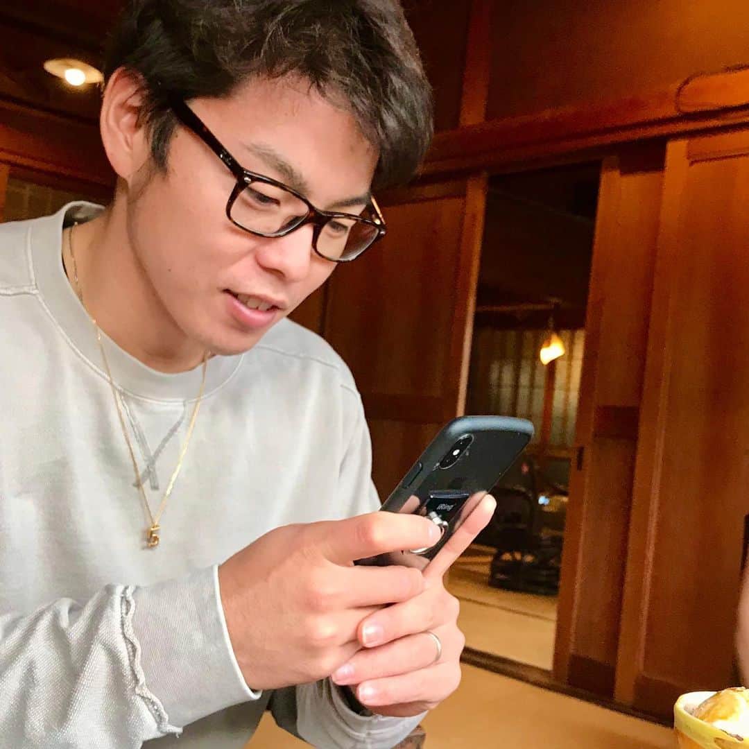 福谷浩司のインスタグラム：「7年間ありがとう！ たくさん迷惑かけたけど1番相談に乗ってもらいました🙇  #杉山翔大 #琉球ブルーオーシャンズ @sugi45_cd  #古民家カフェ #自由空間八田  #料理も器もこだわり  @otera_ryochan @annaisseigrand_jete」
