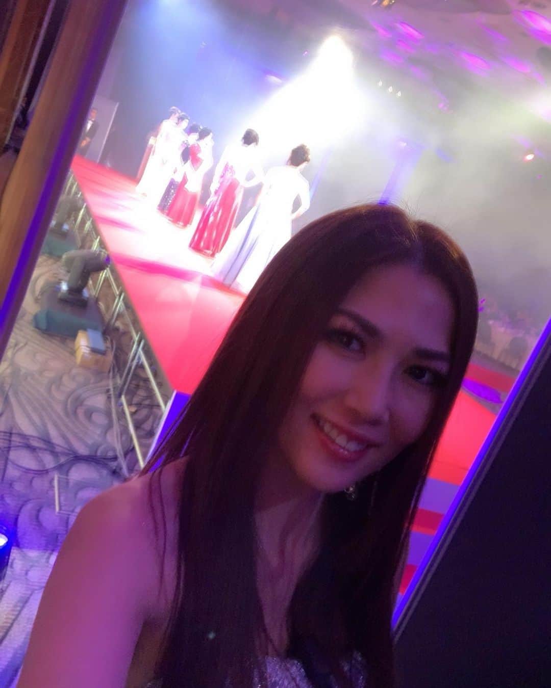 浅井香葉子さんのインスタグラム写真 - (浅井香葉子Instagram)「「ASIA GOLDEN STAR 女性企業家コンテスト2019」✨﻿ ﻿ 知性と教養を兼ね備えた﻿ "女性企業家の為の"コンテスト✨﻿ ﻿ コンテスト指導を担当させて頂き﻿ 無事に終えました✨﻿ ﻿ ランウェイウォーキングから﻿ スピーチの審査があり﻿ ﻿ 個々のビジネスが﻿ 社会に貢献していく思いを聞き﻿ ﻿ それぞれの使命﻿ それぞれの役割があって﻿ 世界の未来が幸せに包まれるんだと﻿ ﻿ 改めてこのコンテストに携われた事に﻿ 感謝いたします﻿ ﻿ 受賞された皆さま﻿ おめでとうございます🎊﻿ ﻿ 来年2月の世界大会も﻿ 応援しています✨﻿ ﻿ . ___________★_____________________﻿ 「在り方・歩き方・美しい動きの魅せ方」で﻿ あなたの存在そのものを輝きにする﻿ ﻿「Life Shift Walking」﻿﻿ ﻿ 👠レッスンのご依頼は @asaikayoko ﻿ プロフィールURLから・またはDM下さい﻿ ﻿ 👠公式LINE@﻿ ID検索@asaikayokoworld﻿ ﻿ #asiagoldenstaraward #asiagoldenstarcntest #アジアゴールデンスターアワード #アジアゴールデンスターコンテスト #アジアゴールデンスタークィンカレッジ #女性企業家 #ミセスコンテスト対策 #ミセスコンテスト #ミセスコンテスト世界大会 #浅井香葉子 #ウォーキング講師 #ウォーキング講師浅井香葉子 #ライフシフトウォーキング #女性企業家コンテスト」12月11日 16時15分 - asaikayoko