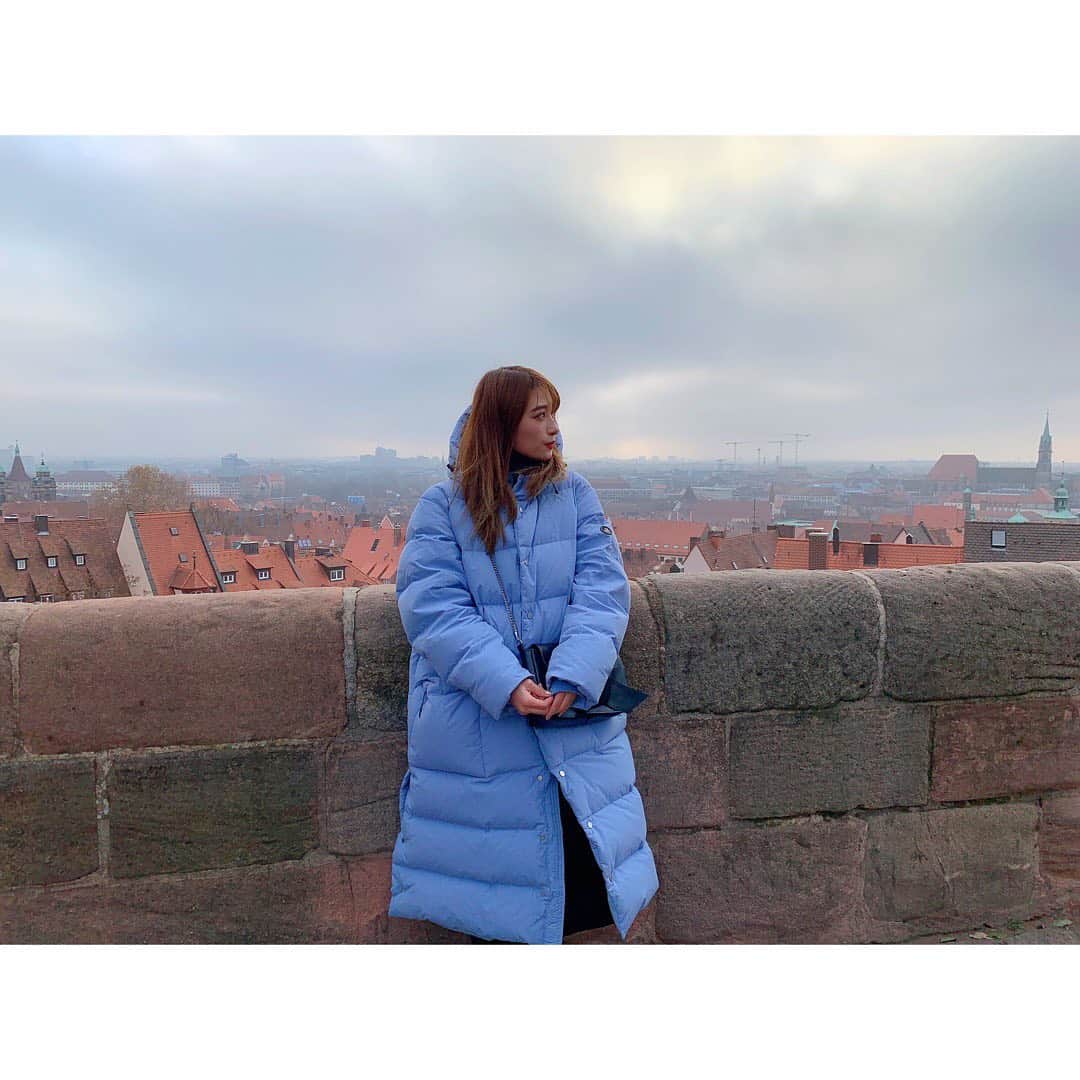 二瓶有加さんのインスタグラム写真 - (二瓶有加Instagram)「. #カイザーブルク城 からの眺め☁️ . . 顔が凍るほど寒い朝だったけど お城からの眺めがあいにくの曇りでしたがとっても綺麗でした🏰 . . ドイツ旅行の更新はこれで最後！ たくさんお付き合いいただいてありがとうございました🇩🇪 . またいつか必ず訪れたいと思います😌💕 . . #旅行 #ドイツ #ニュルンベルク」12月11日 16時43分 - niheeeey.pink1020
