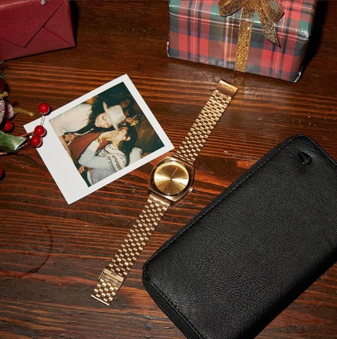 nixon_japanのインスタグラム：「今年も残すところあと3週間。。。⠀ もうクリスマスプレゼントは決まりましたか!?⠀ #Nixon #ニクソン #時計 #財布 #クリスマス #プレゼント」