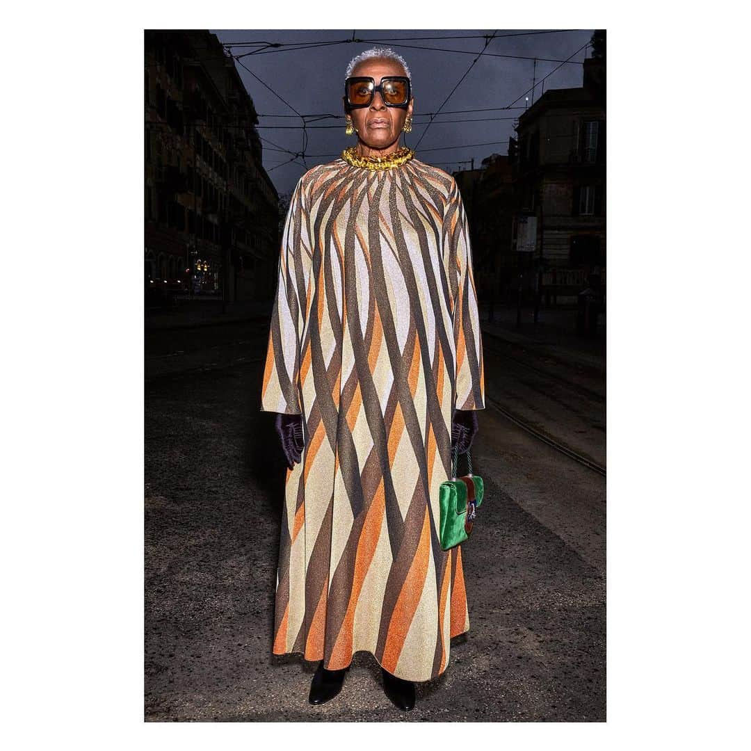 グッチさんのインスタグラム写真 - (グッチInstagram)「Through the lens of street photographer @bruce_gilden, fashion advocate @bethannhardison appears in an image from the new #GucciPreFall20 lookbook. #BethannHardison is part of the #GucciChangemakers North America Council, a program to support industry change and to foster unity through community action. See the collection shot behind the scenes on Instagram Stories. @alessandro_michele  #AlessandroMichele」12月11日 17時57分 - gucci