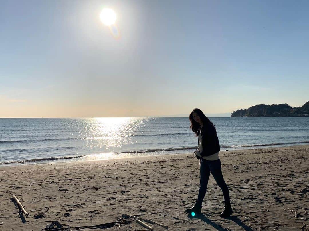 青野楓さんのインスタグラム写真 - (青野楓Instagram)「#冬の海  あったかい国へいきたいです。 冬やだーーー(笑)  #海」12月11日 17時55分 - kaede626