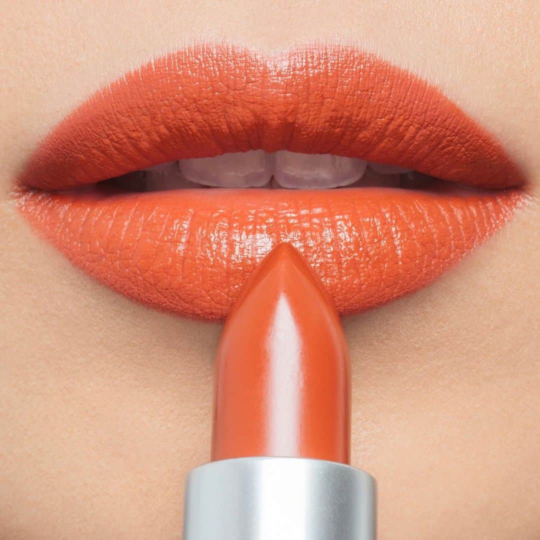 M∙A∙C Cosmetics Japanのインスタグラム：「ㅤ 2019年 M·A·Cアーティストが選ぶ マストハブ！ -リップ編- ㅤ 💄 リップスティック マラケシュ ㅤ 指名買いが多いトレンドのテラコッタカラー✨これ1本でおしゃれになれるカラーです。 ㅤ ㅤ MAKEUP AND MODEL: M·A·C ARTIST SAYORI NISHIMURA @mac_tckw PHOTO: @takaki_iwata ㅤ ㅤ ㅤ ㅤ ㅤ #MACCosmeticsJapan #MACコスメ #MACCosmetics #コスメ #メイク #テラコッタ #テラコッタカラー #リップ #リップメイク #スウォッチ #リップメイク #お気に入りコスメ #オススメメイク #コスメ購入品 #持ち歩きコスメ #トレンドメイク #トレンド #コスメ紹介 #lip #lipcolor #lipmakeup #makeup #cosmetics #swatch」