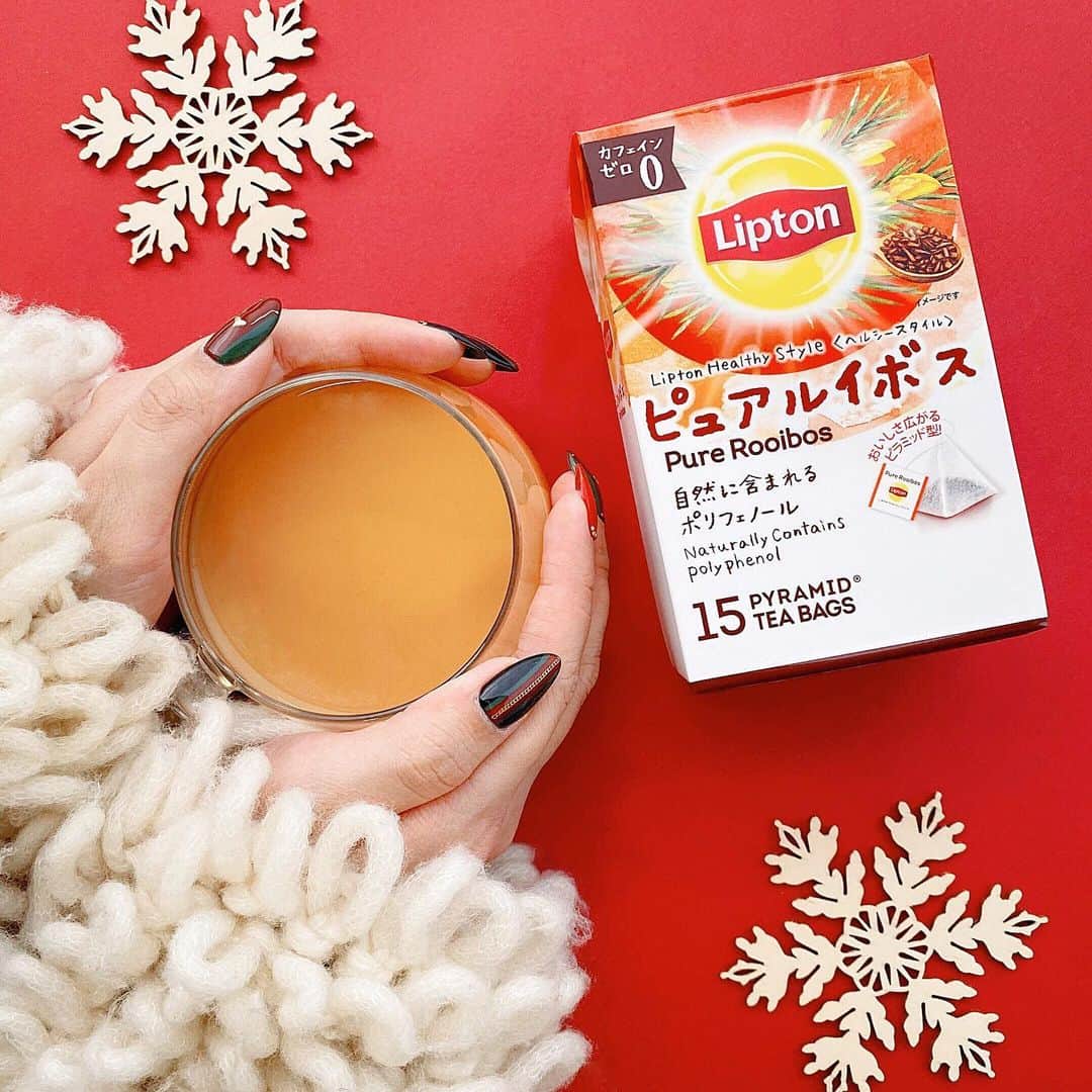リプトンのインスタグラム：「最近一気に寒くなってきて、もうすっかり冬ですね⛄ この季節は、おうちでゆっくり過ごすのもいいよね♪ 本を読みながら、映画を見ながら…「ながらティー」であったまろう💛 あなたのおすすめの飲み方をぜひ教えてね！😊 #リプトン #Lipton #紅茶 #冬 #ながらティー #おすすめ #アレンジティー #MyinTea #だれとなにする #リプトンでつながる #homecafe #寒いね #おうちカフェ #おうちcafe #紅茶のある暮らし #ティーポット#紅茶好き #うちカフェ #暮らしを楽しむ #丁寧な暮らし」