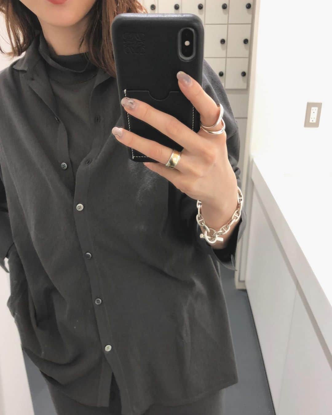 野尻美穂のインスタグラム：「wai 2020SS！  透けるシャツに透けるタートルネックニットと同色の重さもこだわったパンツ！良い素材を選びに選んでニットだけど洗える優秀アイテムを作ったのだ！ #wai_ships」