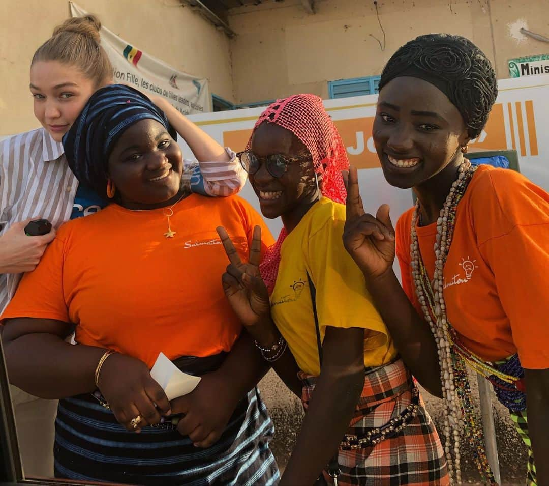 ジジ・ハディッドさんのインスタグラム写真 - (ジジ・ハディッドInstagram)「Yesterday, at a Youth Center in Kolda, where we met with the Young Women’s Club who have recently completed a 12-day UNICEF supported Digital and Entrepreneurial Workshop where they learned video, website, podcast, and app making, and even how to build and program a robot!! Their presentations were based on themes they chose, of important messaging they have been discussing with the Youth Center, such as underaged-marriage and FGM. These girls were so inspiring ! & they want you to know that they are intelligent leaders, and just as competent as women from urban areas; they just want to be given the tools to succeed! They want to be doctors, lawyers, agriculture engineers, & journalists, (one girl even said she wants to work for UNICEF!!:)), and are inspiring more youth here to open often-taboo conversation topics to spread sensitization in their communities and families !! So grateful to them for sharing their stories and projects with us. As always, we ask permission of anyone whose photos we take and before our visits everyone present is made aware and asked if they’d like to take part. Also, my first question is always “What would you like us to tell the world about you?” to make sure the narrative is reflective of that. Huge appreciation for everyone who let us share their stories this week to help spread awareness about how and why UNICEF support is needed and how we can all help! 🧡 🇸🇳」12月11日 18時07分 - gigihadid