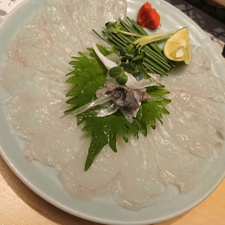 佐藤大さんのインスタグラム写真 - (佐藤大Instagram)「フグのポテンシャルを舐めてた、、スゲー美味かったよ。 #フグ  #高級な意味が食べれば分かる」12月11日 18時08分 - satodaidaidai