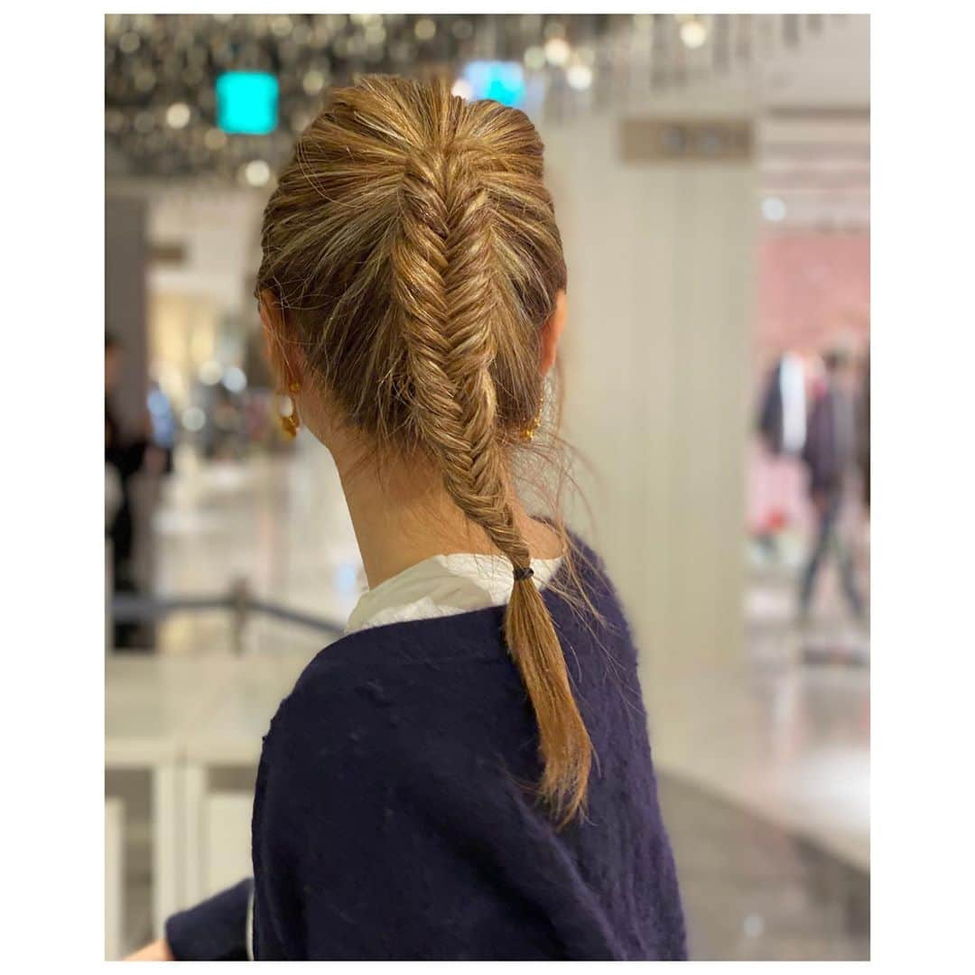 森田えりかさんのインスタグラム写真 - (森田えりかInstagram)「フィッシュボーン🐟🦴 #hairstyle #haircolor #hairarrangement #fishbone」12月11日 18時23分 - erikaricottamelon