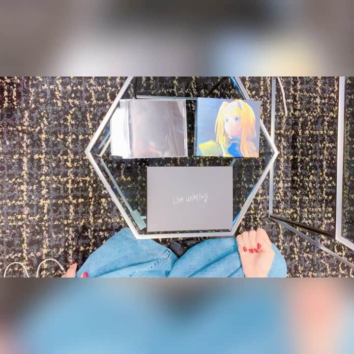 のインスタグラム：「LiSA 16th SiNGLE「unlasting」発売しましたっ\( ¨̮ )/ 手にとってくれたキミがワクワクするラブレター(CD)ねりねりしました☻♡ #unlasting」