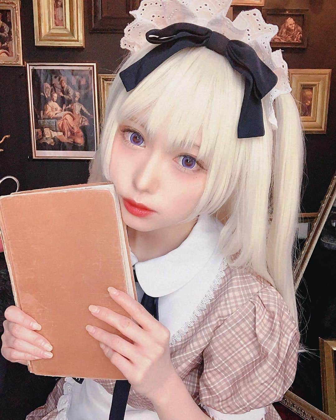 篠崎こころのインスタグラム：「📚❤️」