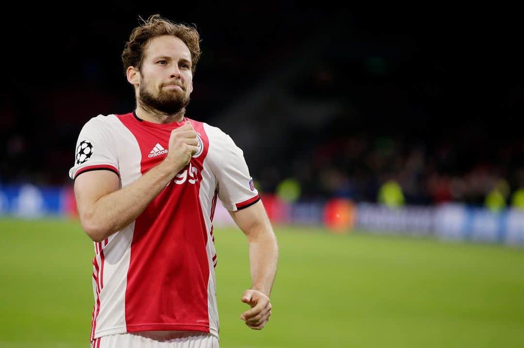 デイリー・ブリントのインスタグラム：「We showed again in our CL matches what Ajax is about, we fight, press and attack, we feel that we deserved more, we stick together, learn and improve, we stay close with our fans! And yes of course we are very disappointed, but we need to recover and keep our heads up, we are Ajax! #WIJZIJNAJAX」
