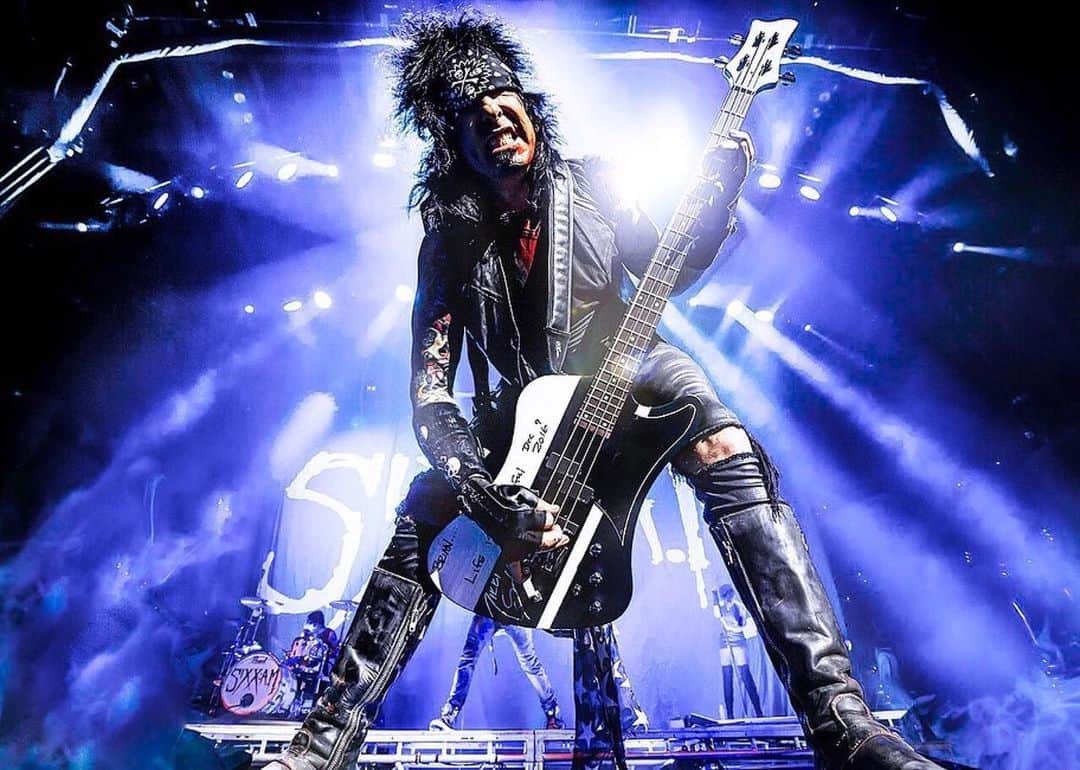 SIXX:A.M.さんのインスタグラム写真 - (SIXX:A.M.Instagram)「Huge Birthday wishes to @nikkisixxpixx 💥 📷: @stephansdotter_photography . #sixxam #stephansdotterphotography」12月12日 0時31分 - sixxam