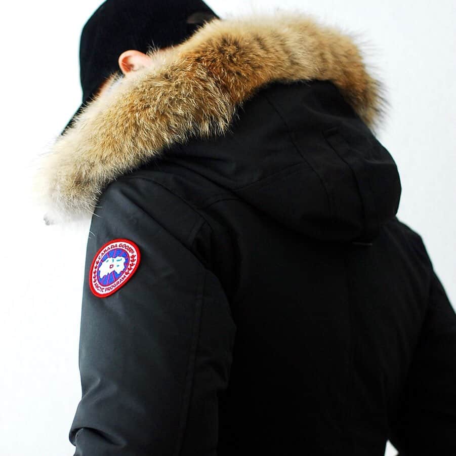wonder_mountain_irieさんのインスタグラム写真 - (wonder_mountain_irieInstagram)「［ #ポイント10倍開催中！ ］ CANADA GOOSE / カナダグース “CHATEAU PARKA” ¥123,200- _ 〈online store / @digital_mountain〉 CANADA GOOS 商品一覧ページ https://www.digital-mountain.net/shopbrand/ct487/ _ 【オンラインストア#DigitalMountain へのご注文】 *24時間受付 *15時までのご注文で即日発送 *1万円以上ご購入で送料無料 tel：084-973-8204 _ We can send your order overseas. Accepted payment method is by PayPal or credit card only. (AMEX is not accepted)  Ordering procedure details can be found here. >>http://www.digital-mountain.net/html/page56.html _ 本店：#WonderMountain  blog>> http://wm.digital-mountain.info/blog/20191211-1/ _ 〒720-0044  広島県福山市笠岡町4-18 JR 「#福山駅」より徒歩10分 (12:00 - 19:00 水曜、木曜定休) #ワンダーマウンテン #japan #hiroshima #福山 #福山市 #尾道 #倉敷 #鞆の浦 近く _ 系列店：@hacbywondermountain _」12月11日 19時14分 - wonder_mountain_