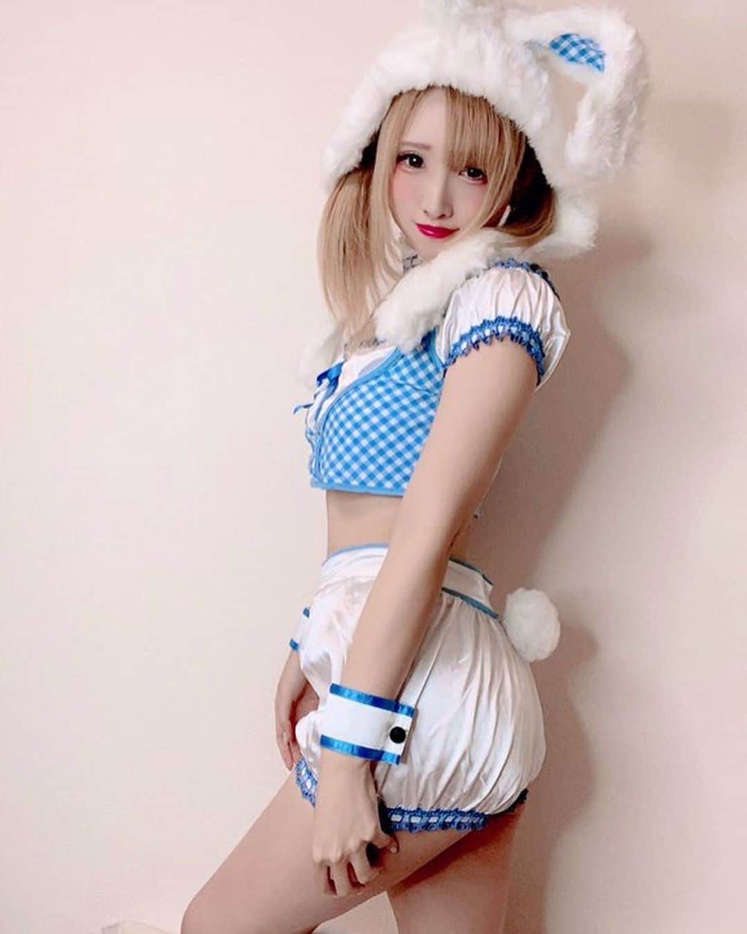 みったんさんのインスタグラム写真 - (みったんInstagram)「White Rabbit🐰💓 #youtuber #youtube #cosplay #cosplayer #cosplaygirl #japan #japanesegirl #esports #progamer #streamer #rabbit #white #winter #sexy #ashhair」12月11日 19時28分 - mittan222