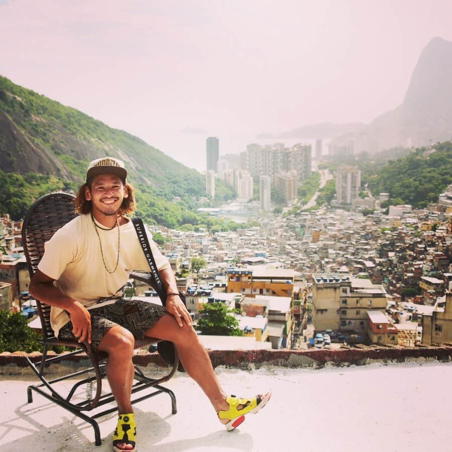 五十嵐恭雄さんのインスタグラム写真 - (五十嵐恭雄Instagram)「#ブラジル の #ファベーラ からの街の景色！🇧🇷 これから帰国です。🇯🇵 色々ありすぎて飛行機の中で思い出に浸ろうと思います！🙋‍♂️ #ファベーラ #brazil  #旅 #旅人 #南米 #trip #tripper #photographer」12月11日 19時30分 - yasuo_ikarashi_