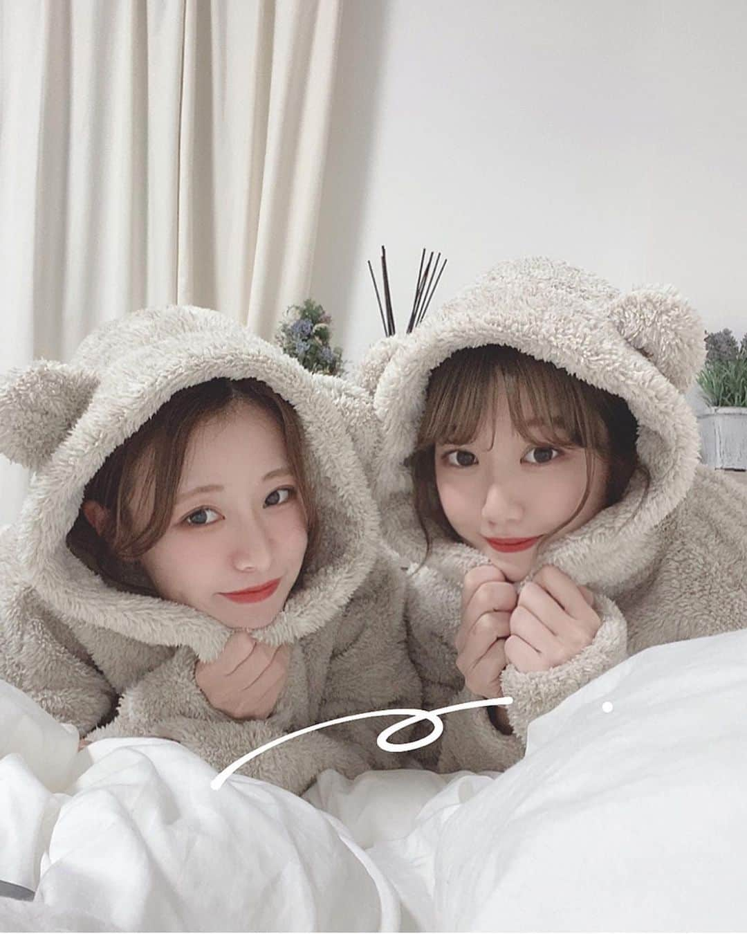 岡元優香さんのインスタグラム写真 - (岡元優香Instagram)「このまえ お泊りしたときに🧸♡🧸 ふわふわのくまパジャマ🧸 . . #gu#guパジャマ #パジャマ女子会  #パジャマパーティー #はるゆか #マシュマロフィールクマミミパーカラウンジセット  #guパジャマパーティー #gu購入品 #ジーユーコーデ」12月11日 19時32分 - ___o3yuka._