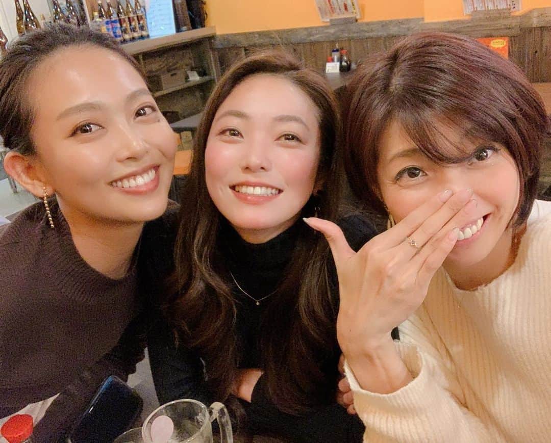 齊藤このみさんのインスタグラム写真 - (齊藤このみInstagram)「仲良しとたこ焼きをつついた日🐙  どれがたこ焼きでしょうか？☺️☺️☺️🐙❤️ おい！こら！それは私の頬骨😭😤😡🤛🏿🐙 #最高なメンバーでたこ焼き#味付けは塩派です#割となんでも塩」12月11日 19時38分 - konosuke1006