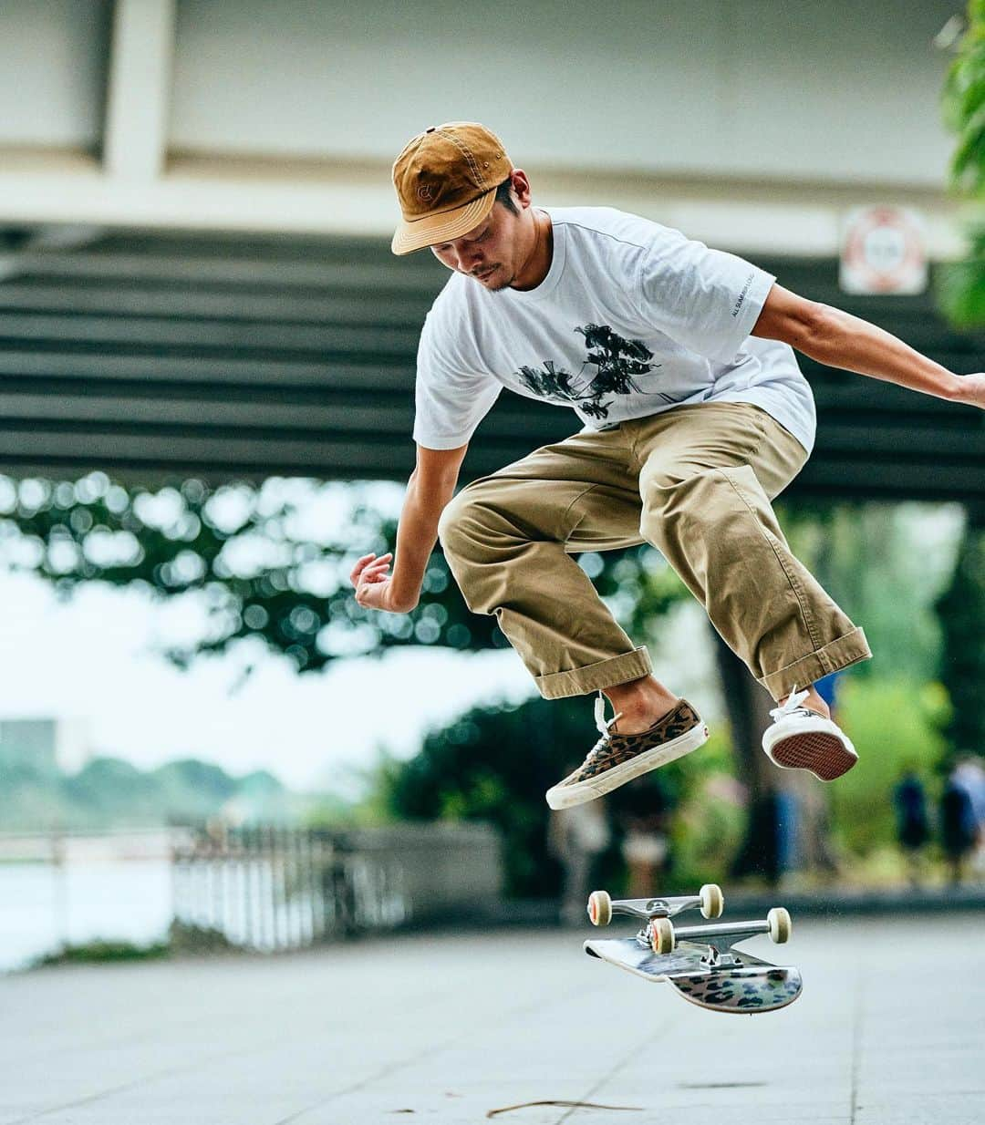 高田朋佳さんのインスタグラム写真 - (高田朋佳Instagram)「“Skate day...” ———————————————————————— #vans #skateboard #sabotage  #newcolonialstyle #jetset #singapore #luxuryresort #colonyclothing #singaporelife #singaporestyle  #lifestyle #fashion」12月11日 20時07分 - tomoyoshi_takada