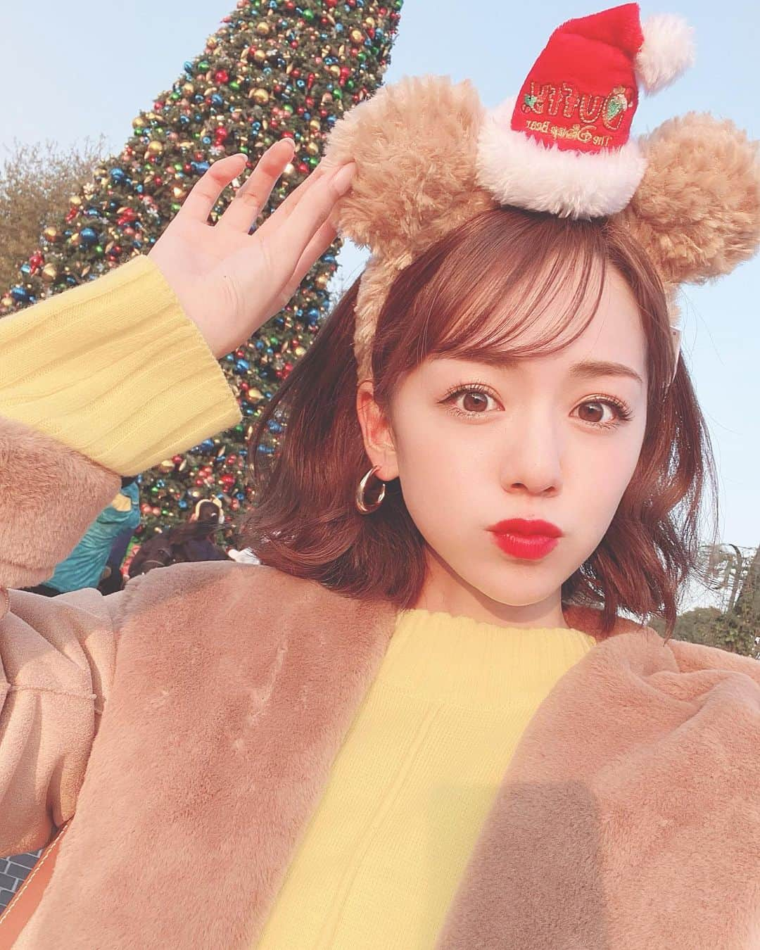 黒田真友香さんのインスタグラム写真 - (黒田真友香Instagram)「お待たせしました〜！ ずっとリクエストいただいてた私が自撮りで使うアプリ、「Ulike」のフィルターと顔面設定の詳細です！笑  フィルターは基本この二つをその時の光の色味に合わせながら選びます🙆‍♀️Mousseの方は若干ピンク味がかって、Whiteは白味がかります！この日の写真は夕日でオレンジがかってたのでWhiteで撮りました☺️ ・ ・ 顔面設定は項目が多すぎるので 15秒の動画×3に分けました😍　Ulikeは元からかなり盛れる設定になってるので、やりすぎないのがコツかな🥺 もうずっとこの設定で、自撮りはこれが一番盛れます🙆‍♀️笑  #まゆがお」12月11日 20時03分 - kurodamayukaxx