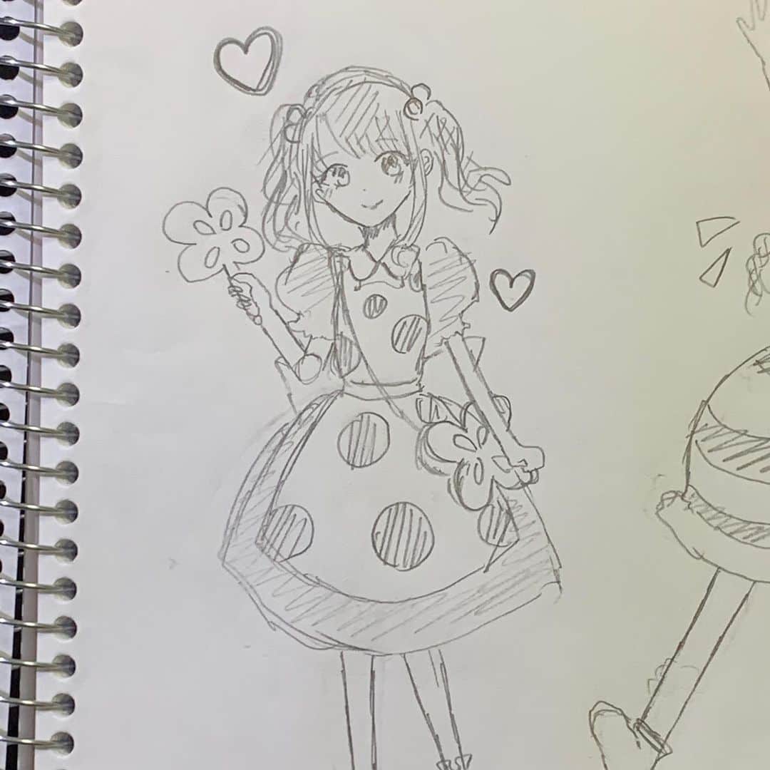 高岡薫のインスタグラム：「SHOWROOMありがとうございました！ 今回はチーム8 舞台Bee Schoolからマリカとミッツ そして、村山彩希さんと岡田奈々さん描きました！  Bee Schoolのキャラ、また描きたい🥺  #るんばの一日一絵」