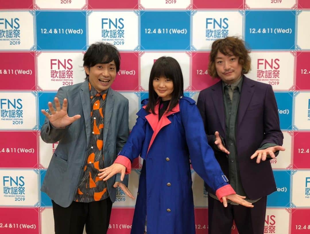 フジテレビ「FNS歌謡祭」さんのインスタグラム写真 - (フジテレビ「FNS歌謡祭」Instagram)「.﻿ 🔵FNS歌謡祭第2夜🔵﻿ 放送中📺﻿ ﻿ まもなく﻿ いきものがかり の皆さんが登場!﻿ ﻿ お見逃しなく!⭐️﻿ ﻿ ハッシュタグ #FNS歌謡祭 を付けて﻿ みなさんツイートしてね!﻿ ﻿ #いきものがかり﻿ #気まぐれロマンティック﻿ .」12月11日 21時29分 - fns_kayosai