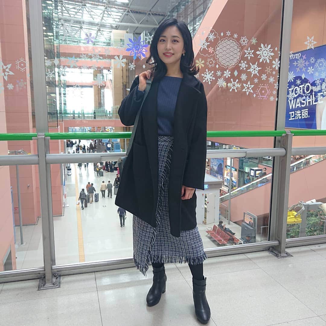のインスタグラム：「I picked my sister up at Kansai International Airport.  お姉ちゃんが帰国！ 来月1月11日、12日のD_Driveと姉コラボの舞台作品「チェリーを3つ、入れてください」がいよいよ本格的に動き出します。 さてどんな舞台になるのでしょうか？  coat @17kg_official  #D_Drive #yuki #kix #airport」