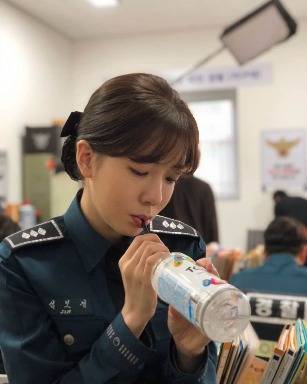 チョン・インソンのインスタグラム：「오늘도 찾아온 보경이🙋🏻‍♀️💕 . 감기 조심하세요🤒💕」