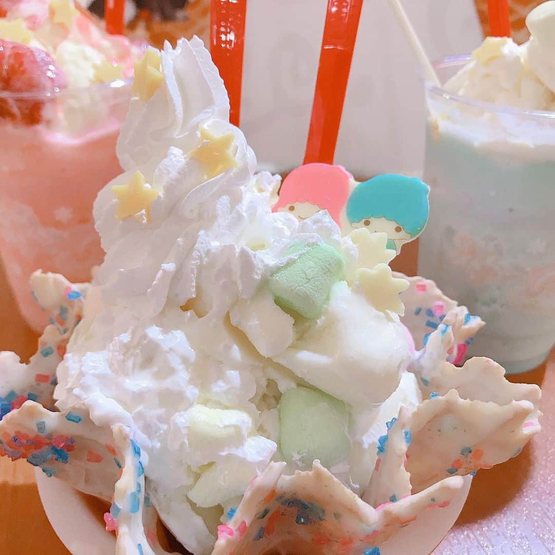 なかやまちえこのインスタグラム：「#コールドストーン #coldstone #icecream #kikilala」