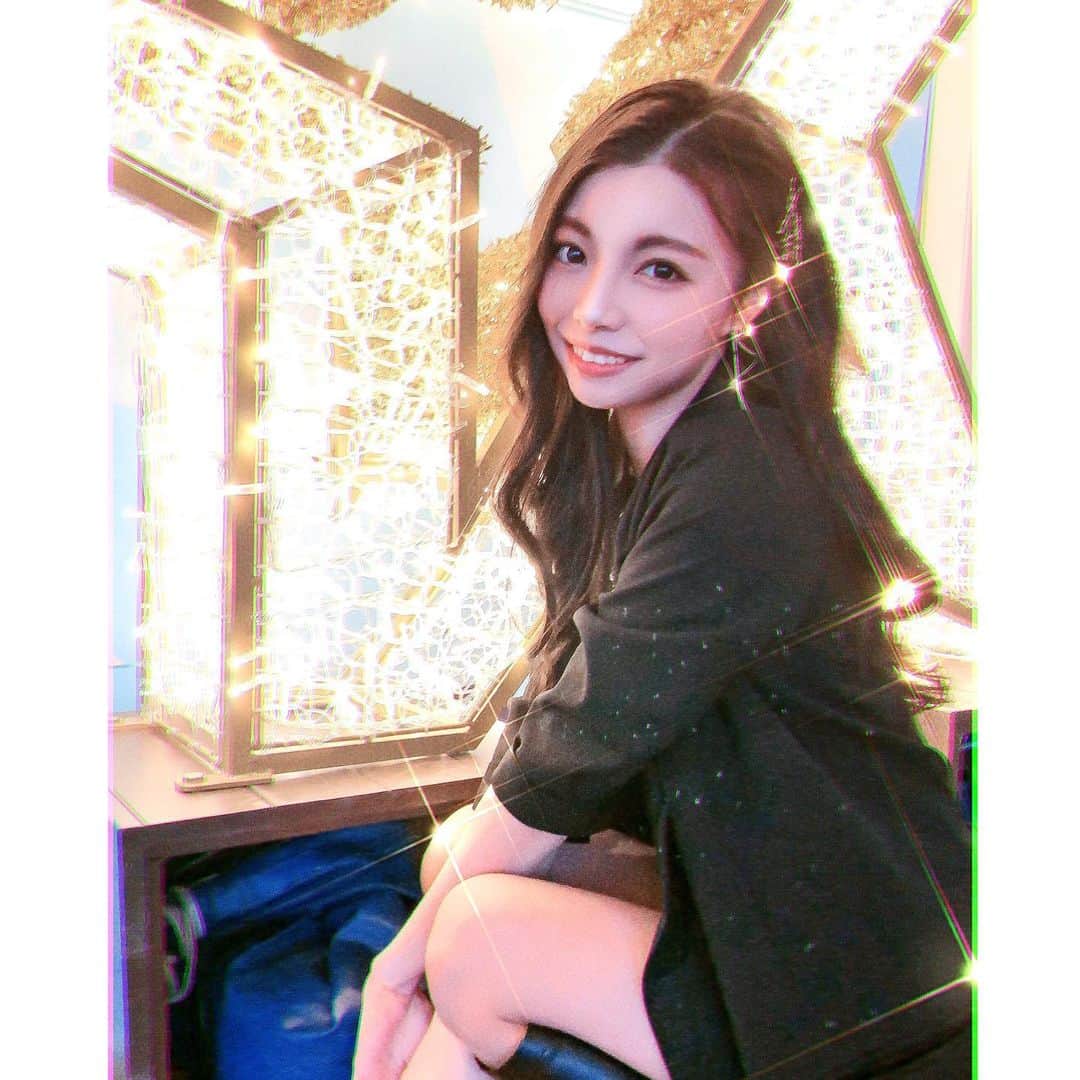 野崎夏帆のインスタグラム：「この時期がやってきたね﻿ ﻿ #イルミネーション﻿ #xmas ﻿ #冬﻿ #⭐﻿ #⛄️❄️」