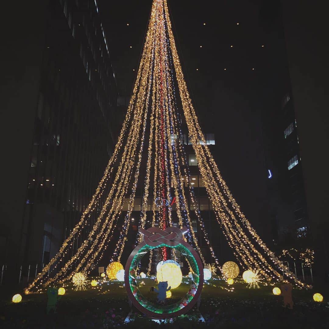 江嶋綾恵梨さんのインスタグラム写真 - (江嶋綾恵梨Instagram)「天神がクリスマス一色ですわ🎅🏻🎄 弾丸で帰福してみました。のんび〜〜り☺︎ #クリスマスマーケット #天神 #福岡 #fukuoka #tenjin」12月11日 21時42分 - aeringoooo