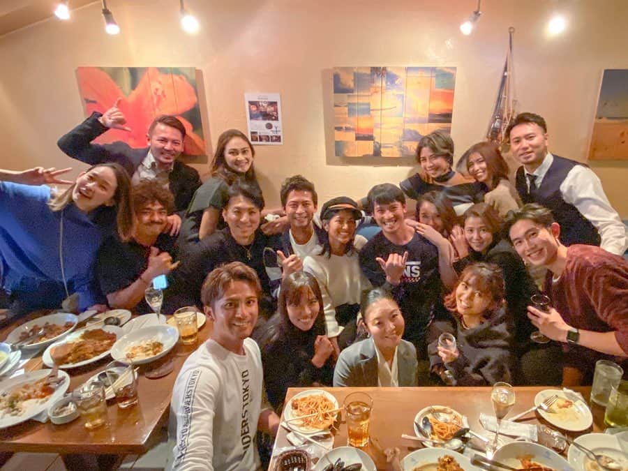 高橋菜摘さんのインスタグラム写真 - (高橋菜摘Instagram)「🥂 あー本当楽しいねって 色んな人と言ってたなー。 先輩も同世代も後輩も みんな大事な人。 第二の青春の場所🌸 幸せな近況報告たちが 自分のことのように嬉しい。 心からおめでとうございます🥰 . そして @masatoshi.i  Happy Birthday🎂㊗️ この日集まった西麻布のお店 @besun_foods の店長👏 ご飯もお酒も美味しいから是非♡ ________________ #fine」12月11日 21時54分 - natsu128
