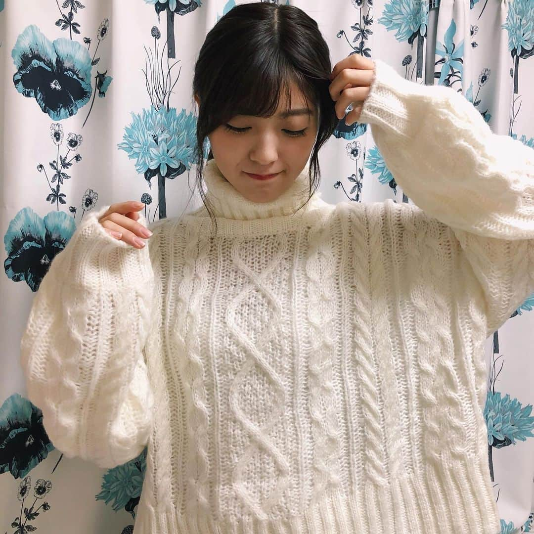 工藤美桜さんのインスタグラム写真 - (工藤美桜Instagram)「@17kg_official  の白ニット💐 こういうの欲しくて探してたの！冬は白とか着たくなるよね〜☺️ #みおのふく ⠀ #かわいいニット ⠀ #にしても ⠀ #どんな顔してるのかな ⠀ #私そういうの多い ⠀」12月11日 21時49分 - mmio_kudo