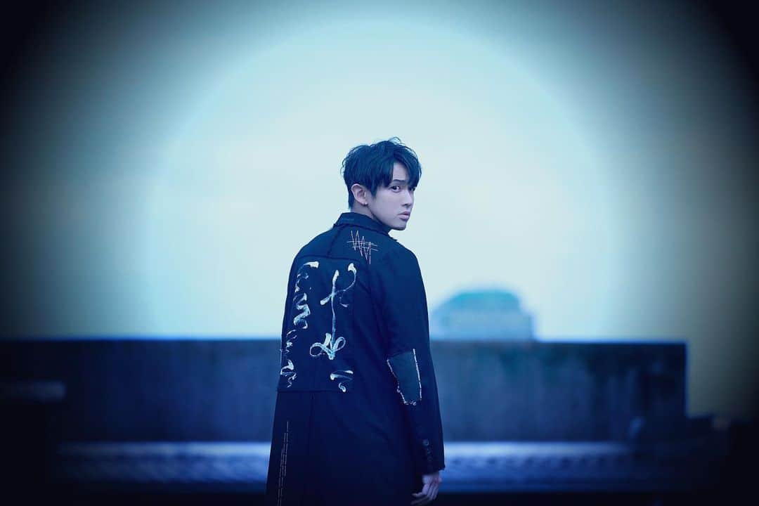 柯震東のインスタグラム：「贖罪吧 #乩身」