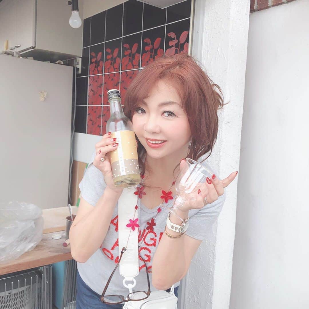 のインスタグラム：「大好きな七本槍のお酒〜。 特にこれ❗️むちゃんこ飲みやすかったわー💕 また、滋賀まで行こうと！  #ハイヒールモモコ #👠 #👠🍑 #CHANEL #シャネラー #グルメ #お酒 #七本槍 #滋賀」