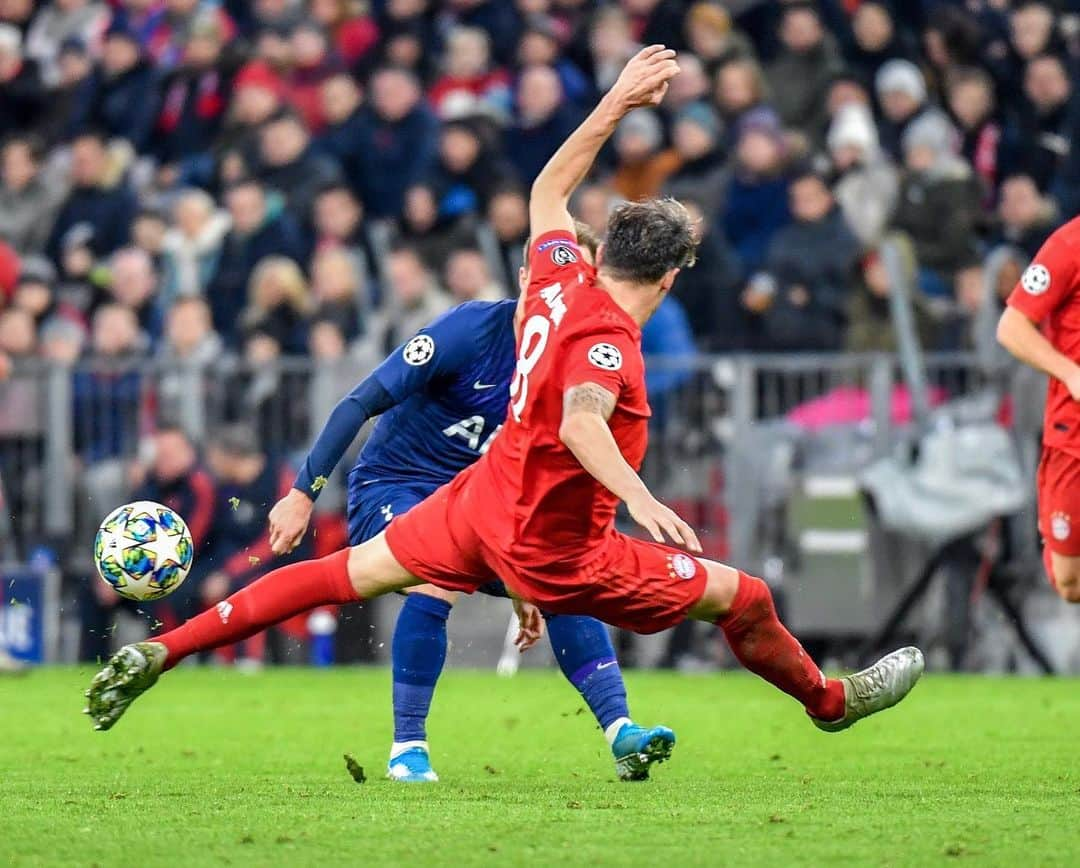 ハビ・マルティネスさんのインスタグラム写真 - (ハビ・マルティネスInstagram)「6 wins in 6 games 🖐🤩👍 The perfect @championsleague group stage 💯 #miasanmia #ucl #FCBTOT #Javi8」12月12日 8時37分 - javi8martinez