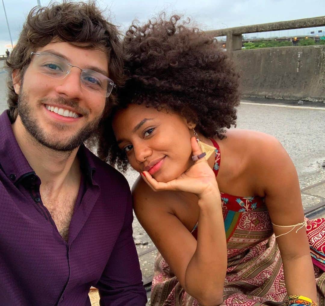 Chay Suedeのインスタグラム：「Hoje é o dia deles, o primeiro de uma vida inteira pela frente. Boa sorte pra Camila e pro Danilo. Vamos juntos, minha parceira @jessicaellen, obrigado! ❤️」
