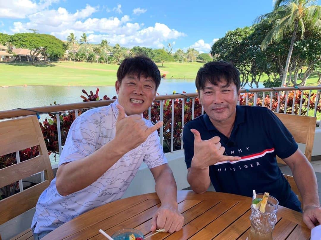 元木大介のインスタグラム：「アロハ🤙  レッドさん来てくれました🌴😀 1/4 22:00〜 週刊ジャイアンツ みてください #元木の一言  #元木大介 #日本 #japan #プロ野球 #野球 #読売ジャイアンツ #ジャイアンツ #巨人 #giants #baseball」