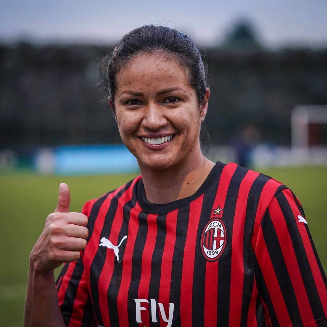 ACミランさんのインスタグラム写真 - (ACミランInstagram)「🔚 #InterMilan 1-4 ✅ The #CoppaItaliaFemminile derby is ours! 👊🏻🔴⚫ On to the quarter-finals, we go 🔝 #FollowTheRossonere #SempreMilan」12月12日 1時05分 - acmilan