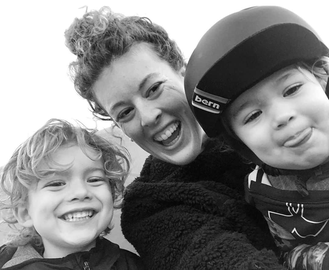 アリソン・シュミットのインスタグラム：「💗💗💗 These littles have the greatest, purest, most contagious laughs 💗💗💗」