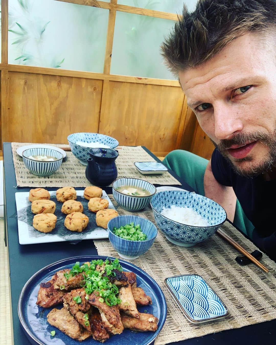 Rodrigo Hilbertさんのインスタグラム写真 - (Rodrigo HilbertInstagram)「Saiu agora, alguém tá afim? #temperodefamilia no @gnt」12月12日 1時57分 - rodrigohilbert