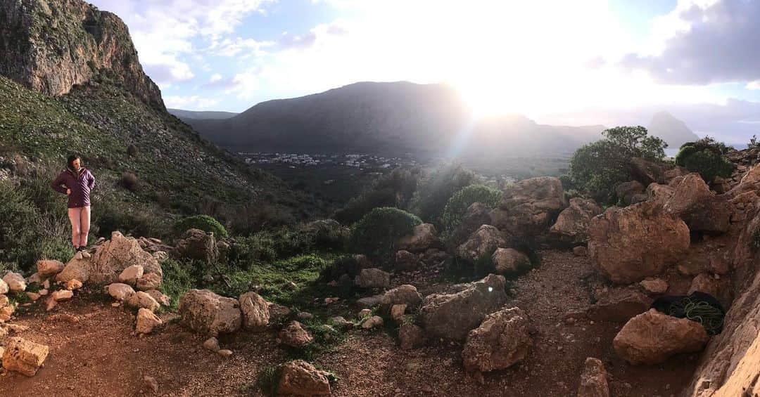 ジュリアン・ワームさんのインスタグラム写真 - (ジュリアン・ワームInstagram)「Enjoying some stunning views and great climbs on Sicily:) #omitrip」12月12日 1時52分 - julewurm